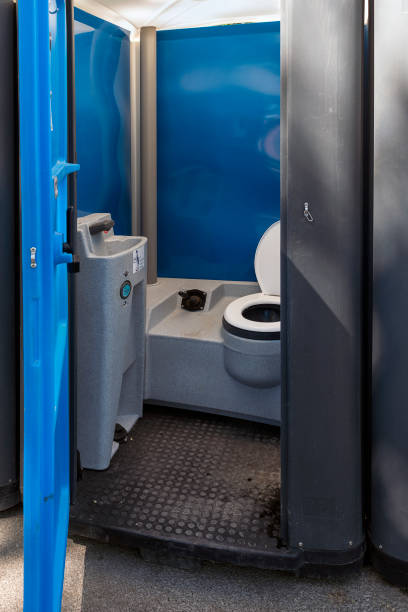 Porta potty delivery and setup in San Diego Country Estates, CA